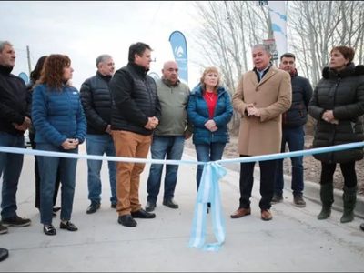 Figueroa y Gaido inauguraron juntos una obra de pavimento en la ciudad de Neuquén