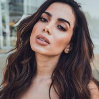 ¡Es titánica! Anitta se agachó y enseñó como mueve su cintura, ojo que también movió ¡ESO!