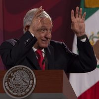 Fidel Castro, igual de “gigante” que Mandela, pero sin el mismo reconocimiento: AMLO