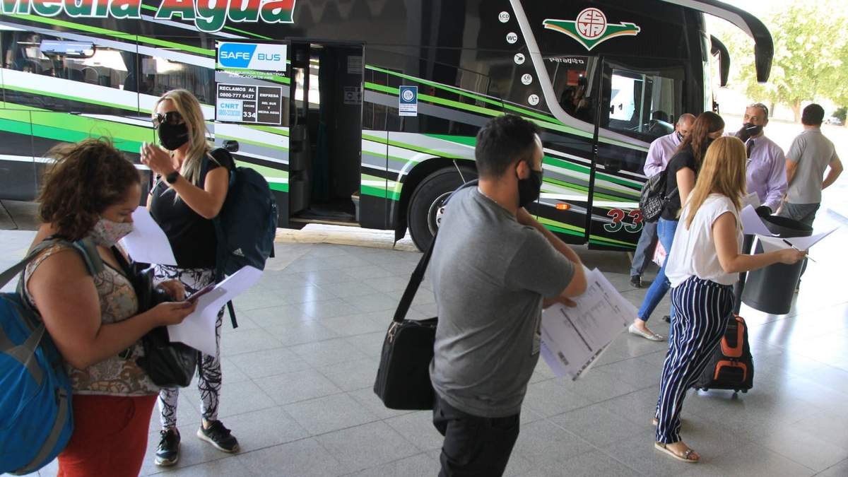 Viaje en colectivo. Fuente: (Twitter)