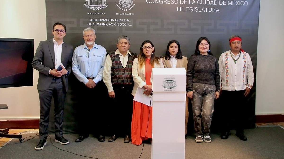 Conferencia del colectivo en el Congreso de la CDMX