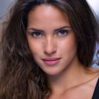 ¡Ojo nena! Adria Arjona al borde de un muelle con un conjunto soñado ¿Se enojó Ricardo?