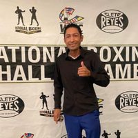 “Él no quiere que lo vean así”: Excampeón de boxeo mexicano batalla contra el cáncer