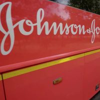 Johnson & Johnson pagará 2 mil 100 mdd por daños y perjuicios causados por talco cancerígeno