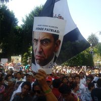 Pese a campaña de miedo, miles de poblanos marchan contra gasolinazo