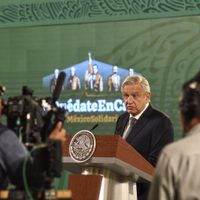 AMLO arremete de nuevo contra Adrián de la Garza y acusa al INE de “hacerse de la vista gorda”