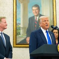 Nombrar el nuevo estadio de los Commanders en mi honor sería "hermoso": Trump