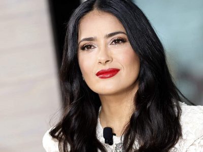 ¡EPA! No creerás cómo aparece Salma Hayek junto a estos hombres. ¡Cuánto cariño!