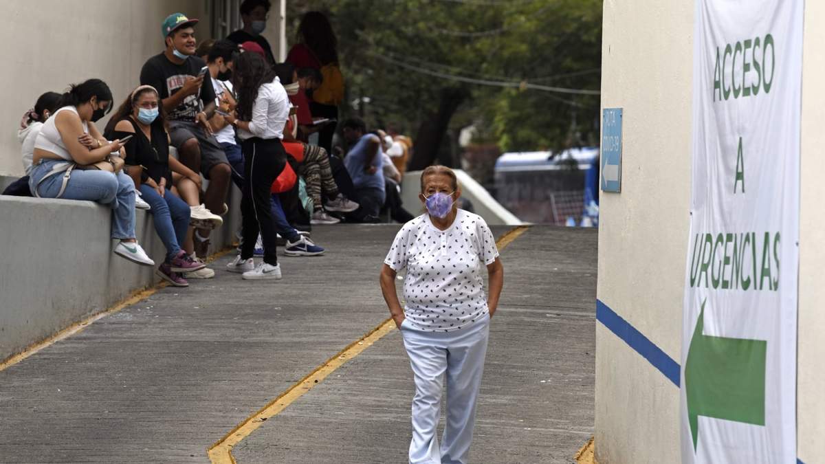 La suspensión permanecerá vigente por lo menos hasta el 7 de agosto, fecha en la que la jueza de amparo decidirá si concede la suspensión definitiva.