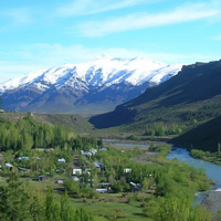 Escapada con encanto en Neuquén: gin patagónico, cocina regional y folklore en Huinganco y Manzano Amargo