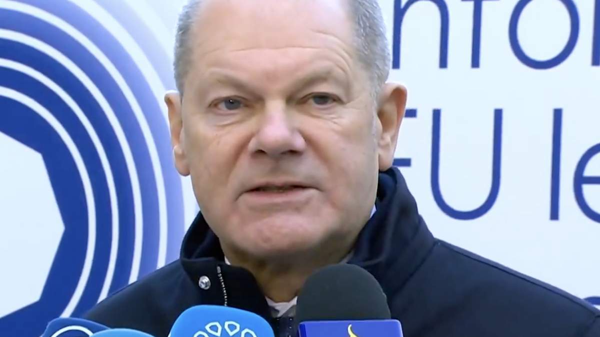 El canciller alemán Olaf Scholz entrevistado tras la cumbre de la UE