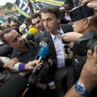 Apuñalan a Jair Bolsonaro, candidato de la extrema derecha a la Presidencia de Brasil (Video)