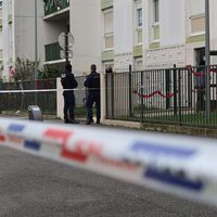 Cuatro niños y su madre son asesinados en su departamento en Francia