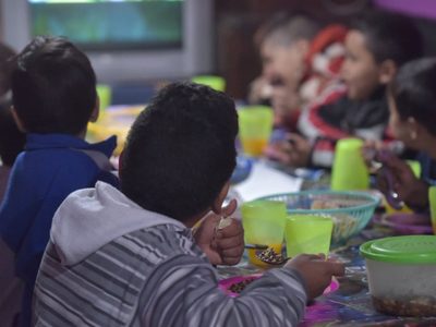 Aumentarán casi al triple los fondos para comedores escolares