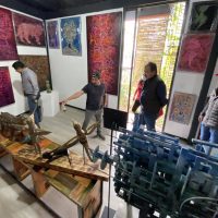 Oaxaqueño cambia su destino como campesino y se convierte en artista plástico; aquí su historia