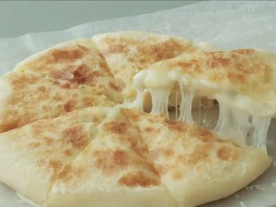 Pan de queso sin horno, sin levadura y muy fácil: la receta ideal para llevar el pan a otro nivel