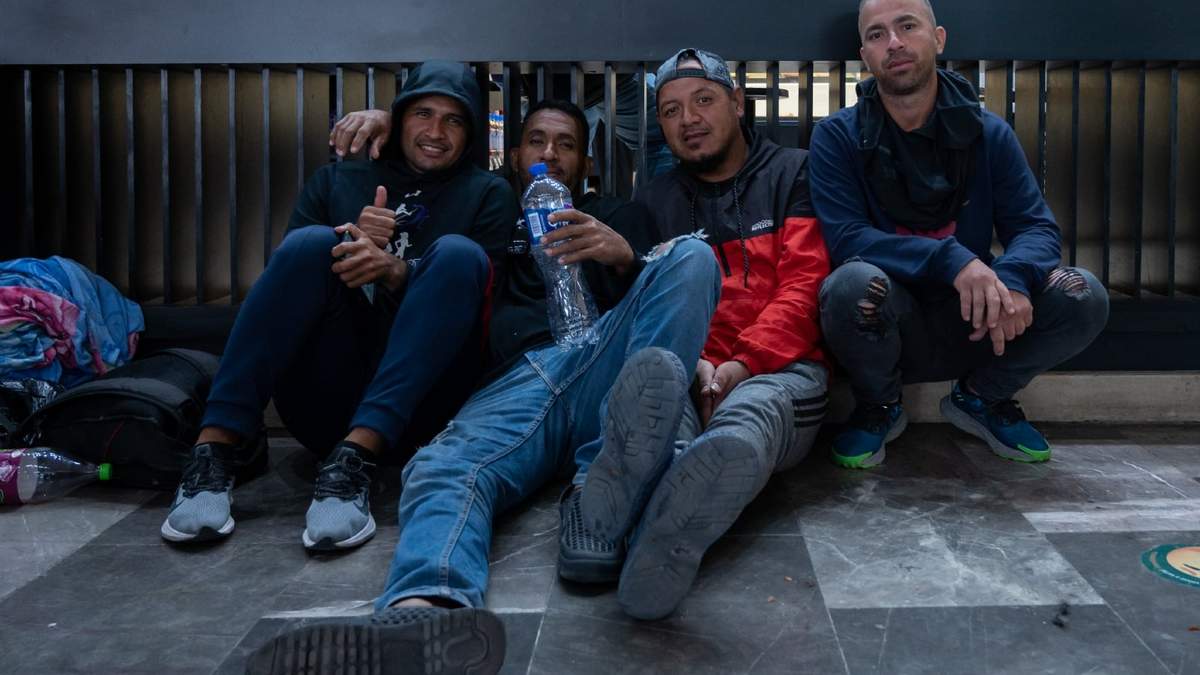 Migrantes venezolanos quedan varados en la Ciudad de México ante el nuevo marco migratorio de Estados Unidos