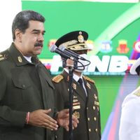 Pistoleros abatidos en Caracas podrían ser paramilitares colombianos: Maduro