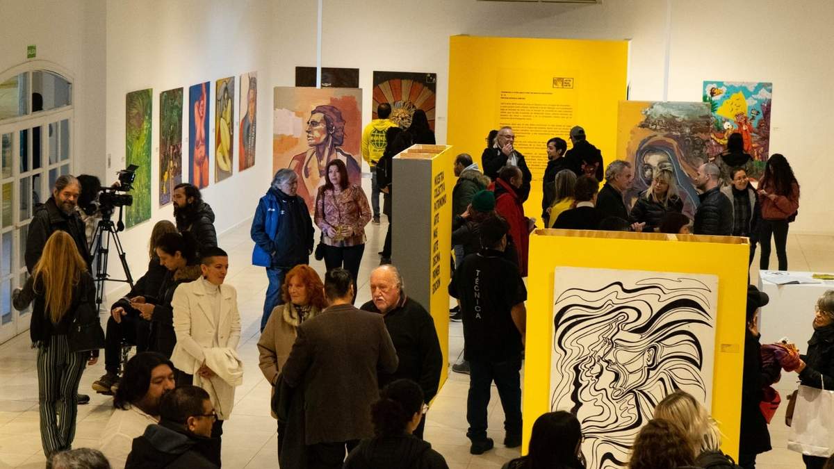 Sala Emilio Saraco  Exposición Arte + Arte. Fuente: (Facebook)