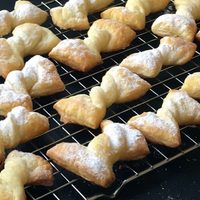 Moñitos de hojaldre: con 3 ingredientes y en 5 minutos, prepará esta delicia para acompañar el mate