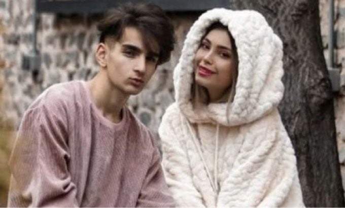 Los blogueros Amir Mohammad Ahmadi y Astiaj Haguigui, condenados a 10 y medio años de prisión por bailar en la calle y sin velo