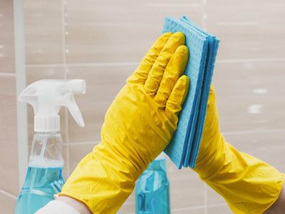 Tips caseros y sencillos para dejar el baño impecable