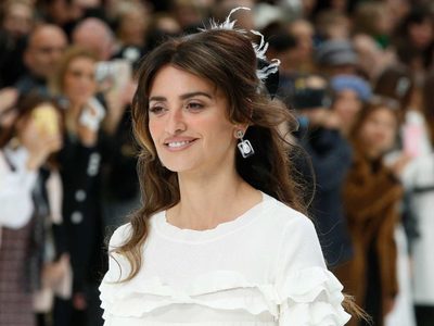 El último gran proyecto cinematográfico de Penélope Cruz la lleva a estar cerca de la realeza europe