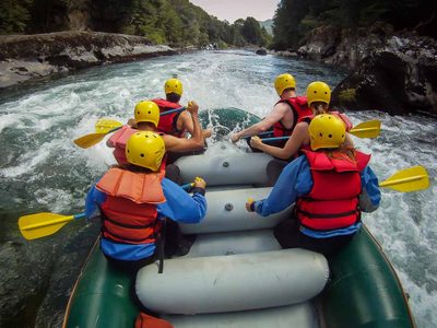 Rafting, senderismo y bosques nativos: la propuesta del Río Manso para este verano en Patagonia