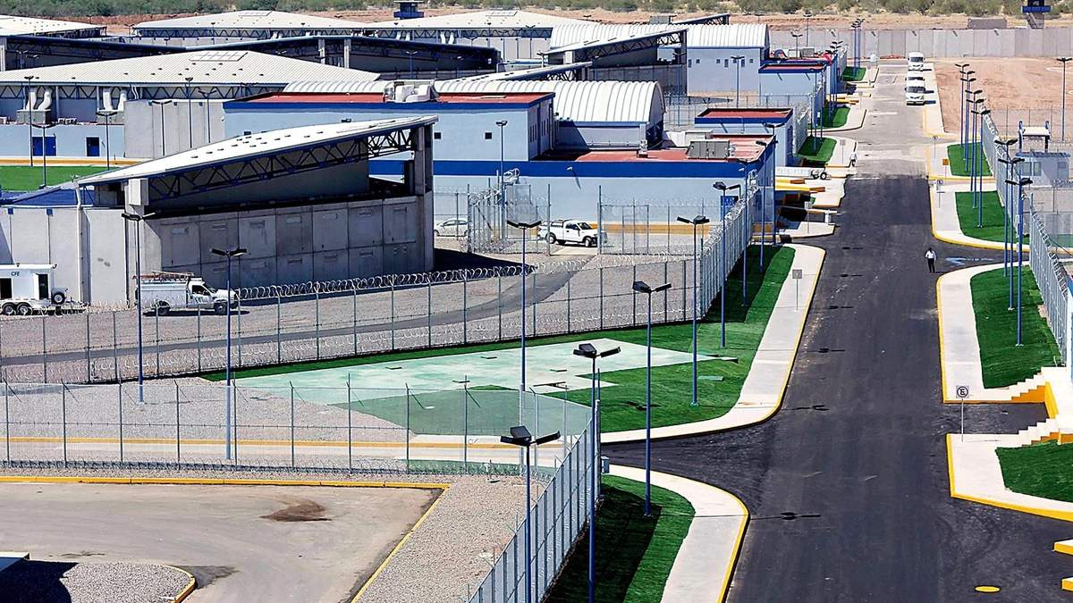 Prisiones federales, sobreprecios
