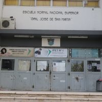 Confirmaron cargos por agresión contra la mujer que atacó a trabajadoras del Instituto Docente N.° 12