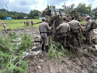 Aumentan a 80 los muertos por las inundaciones en Texas