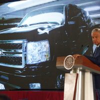 AMLO anuncia subasta de 263 autos y 76 aeronaves para recaudar fondos para Guardia Nacional