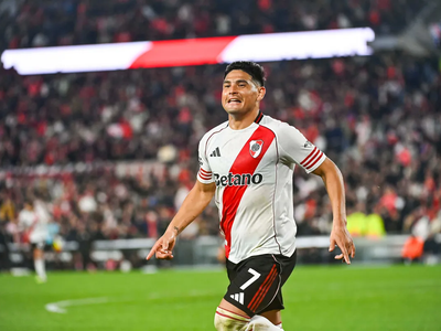 Un mimo a la nostalgia: el significado del especial festejo de Maxi Salas tras su primer gol en River