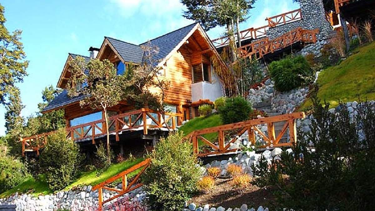 El lujoso complejo está ubicado en VIlla Correntoso. Fuente (Laangosturadigital)