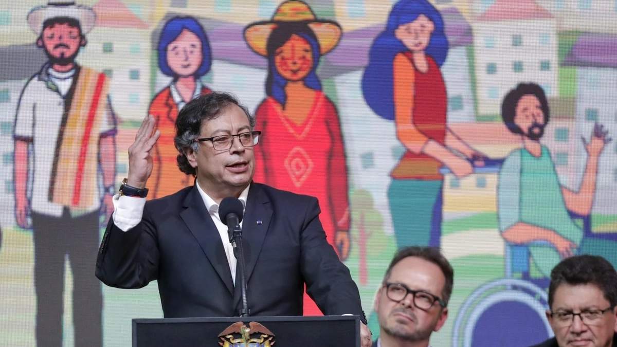 Gustavo Petro, presidente de Colombia, en la ceremonia del inicio de cese al fuego de seis meses como parte del proceso de diálogo con la guerrilla ELN
