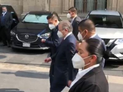 El ministro Arturo Zaldívar visita a AMLO en Palacio Nacional