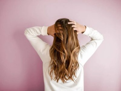 Ir a la peluquería es un lujo: mirá cómo preparar en casa la mejor mascarilla para restaurar tu cabello en minutos