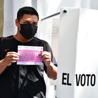 Gana el "Sí" en la consulta popular, pero con escasa votación