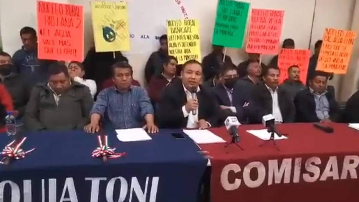 Las autoridades municipales y agrarias de San Pedro Quiatoni
