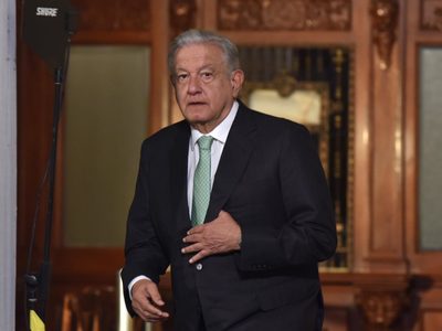 AMLO se equivoca y lamenta muerte "fake" del expresidente Jimmy Carter