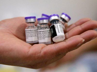 En medio de la controversia por las vacunas Sputnik V, las dosis de Pfizer tienen fecha de llegada