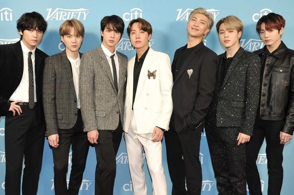 La banda de pop coreana BTS aparece en el Hitmakers Brunch de Variety 2019 en West Hollywood, California, el 7 de diciembre de 2019.