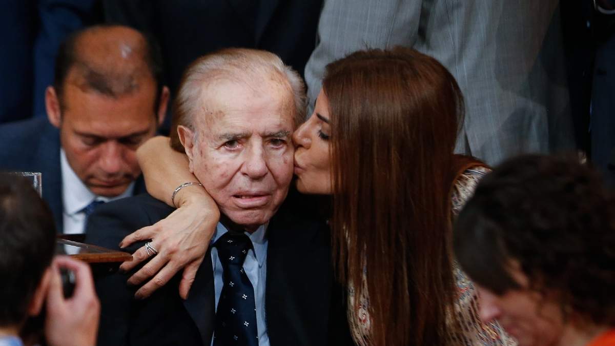 El expresidente Carlos Menem sigue internado. Fuente: (Twitter)