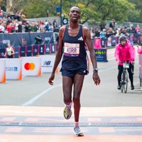 Suspenderán 5 años a Albert Korir, ganador del maratón de Nueva York, tras admitir haberse dopado