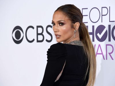 Imponente: así luce Jennifer López en la víspera de su cumpleaños número 51