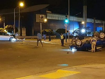 Madrugada en Neuquén con un impactante accidente de tránsito