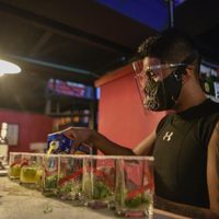 Productores de cerveza, vino y mezcal piden "piso parejo" en cobro de IEPS