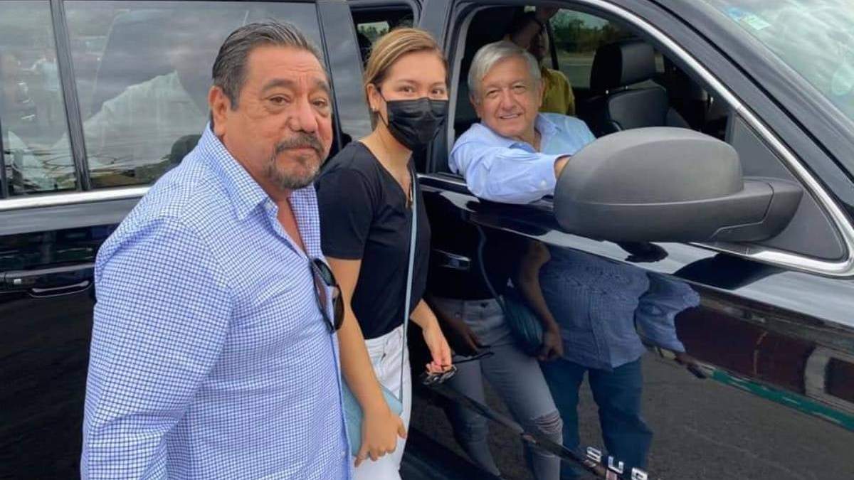 El senador morenista, su hija Estrella y el presidente López Obrador
