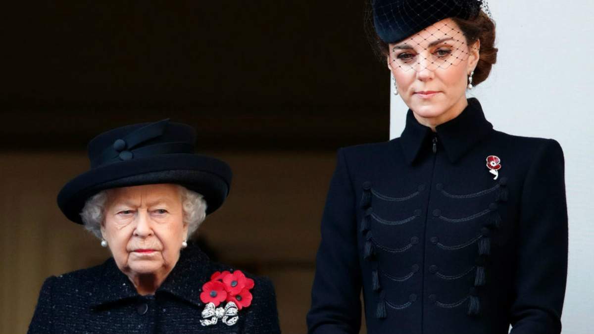 Reina Isabel y Kate Middleton. Fuente: (Instagram)