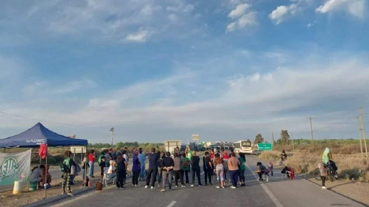El corte de ruta en Senillosa fue levantado, pero podría volver el martes 15 si no hay respuestas. Fuente (ATE Senillosa)